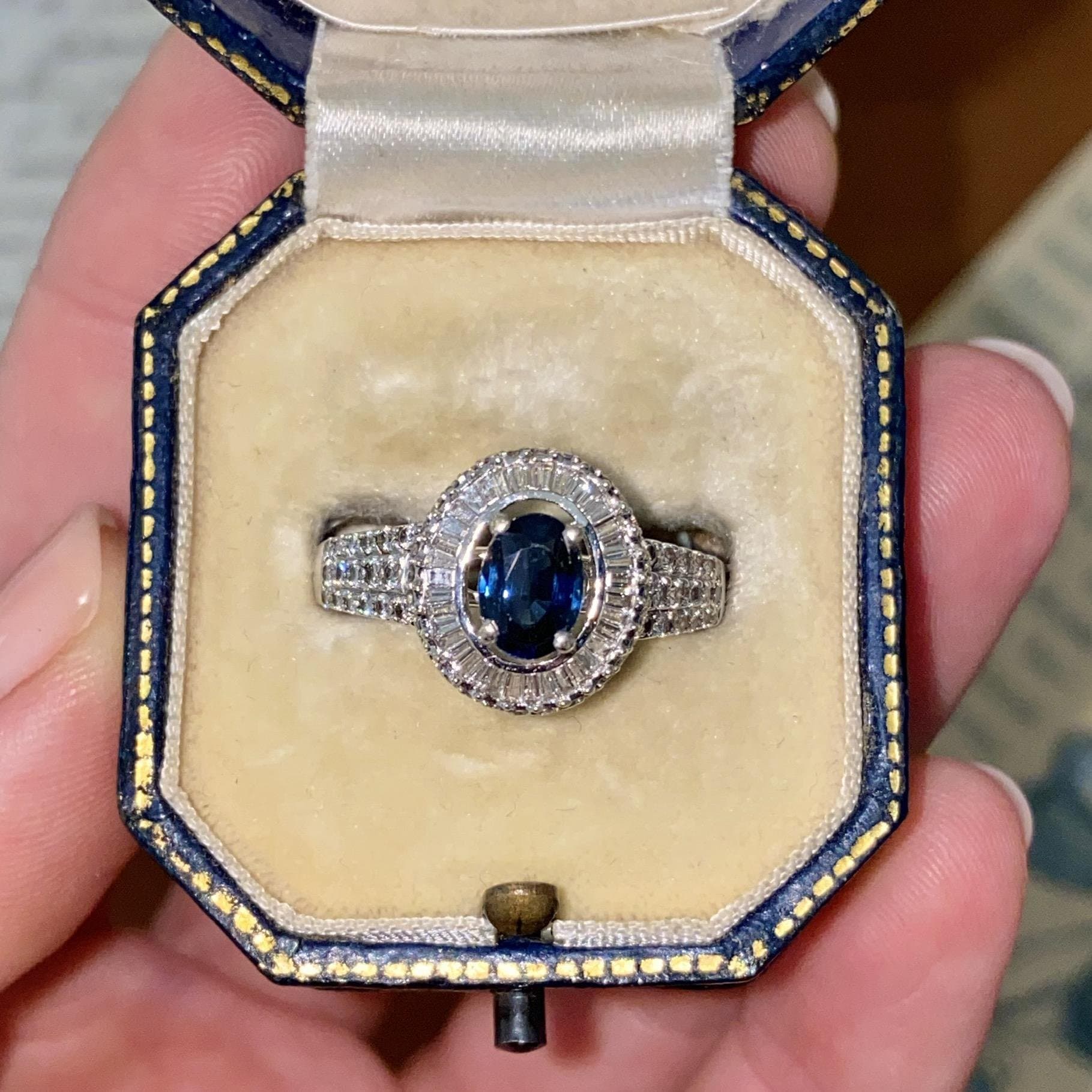 Anello vintage in oro 18kt con zaffiro e diamanti